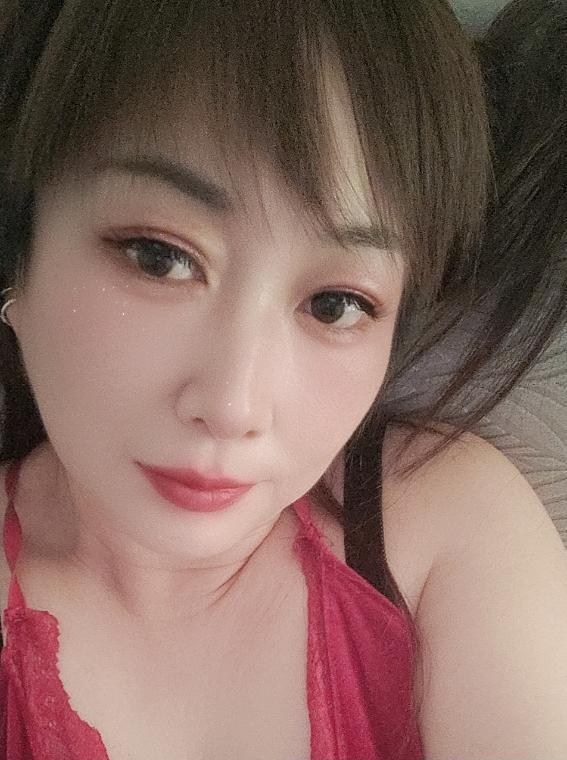 风骚大胸丰臀悦姐