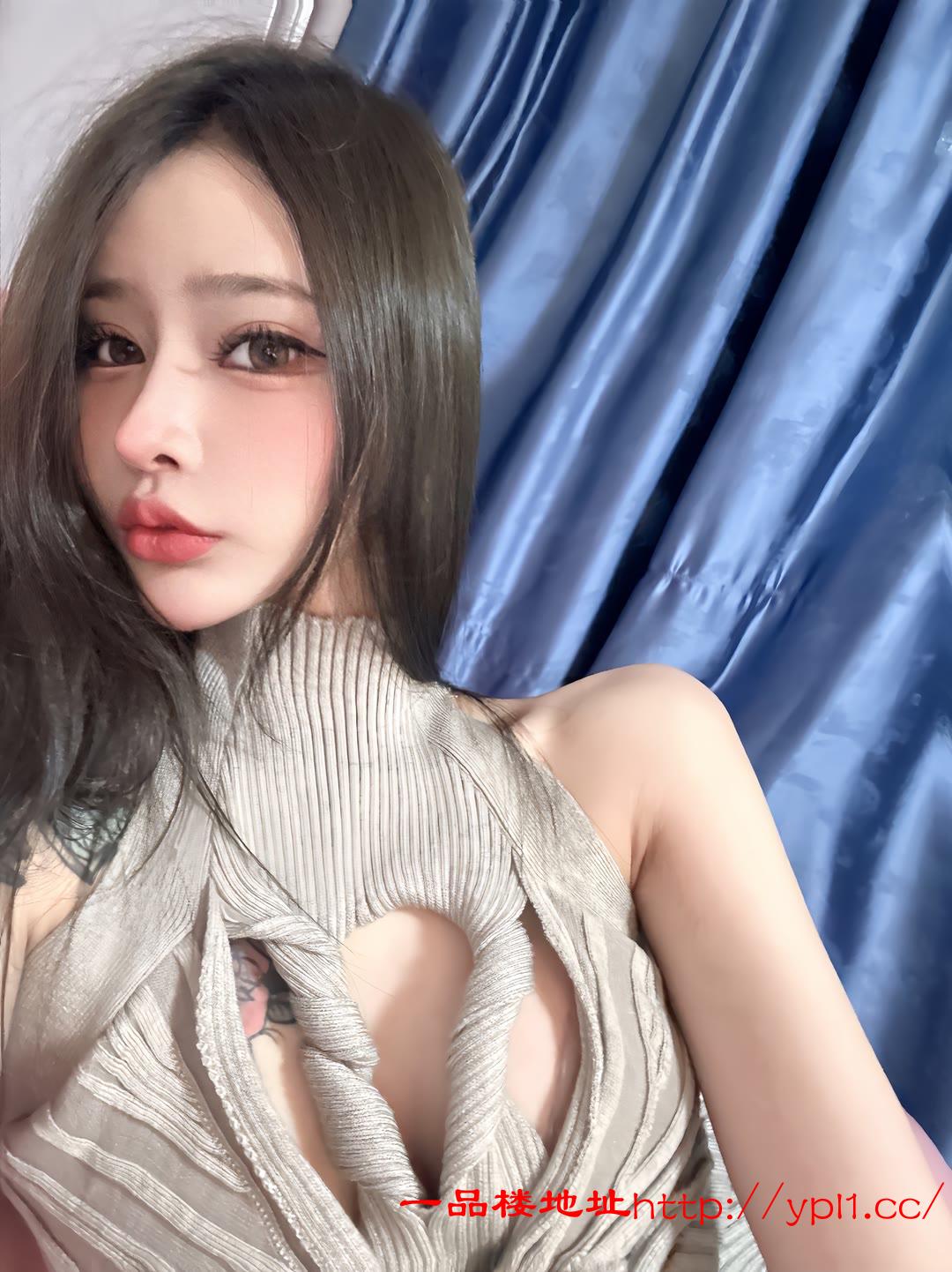 妖艳极品御姐露兮