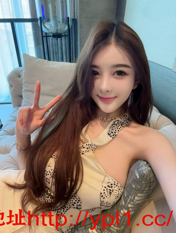 白云嫩模小甜值得拥有嫩逼水滋滋