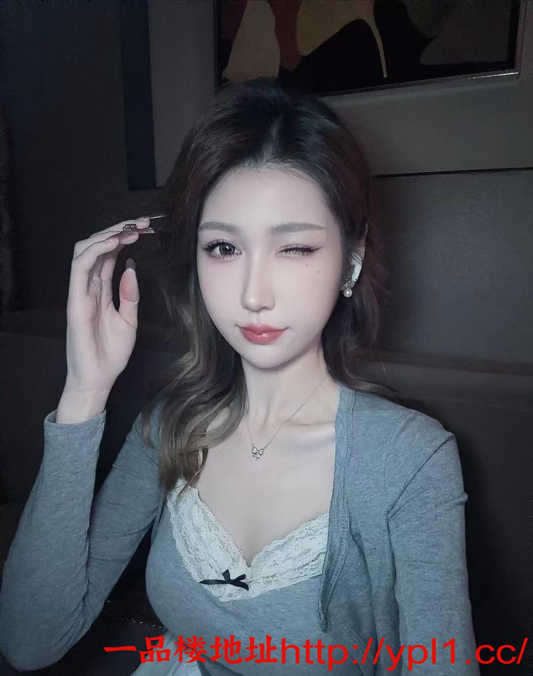 御姐前凸后翘易高潮可颜射