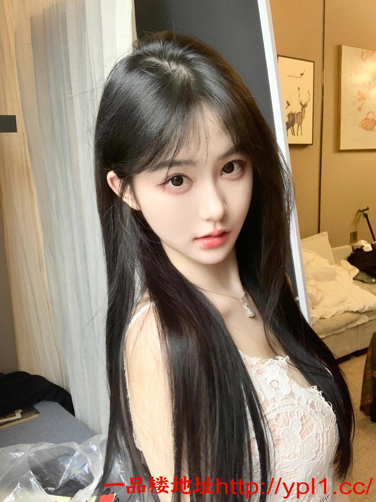 分享极品身材粉嫩鲍鱼妹妹（可外出）