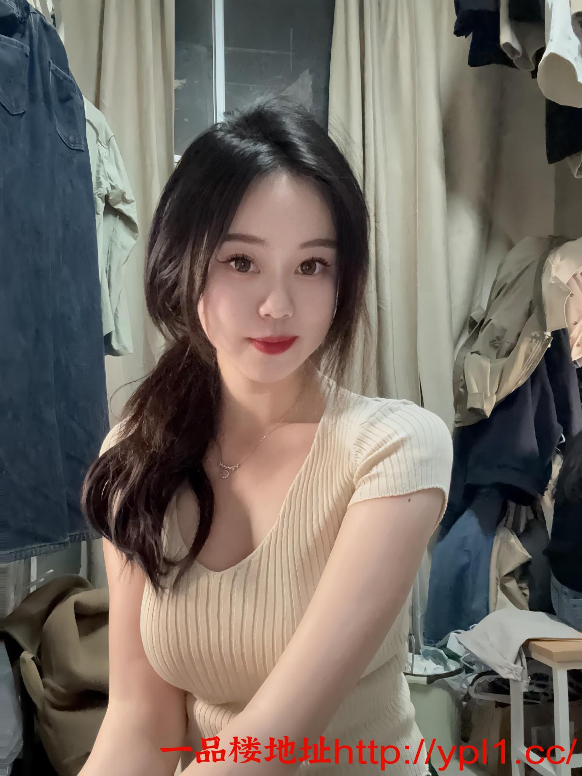 性感蜜桃妹妹热情服务