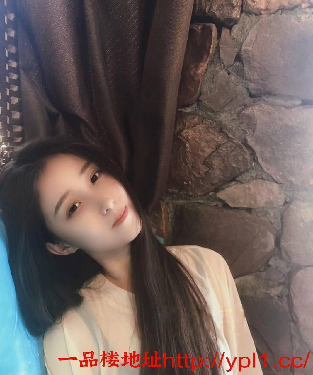 分享惊艳妹妹 粉嫩白虎汁水饱满(可外出)