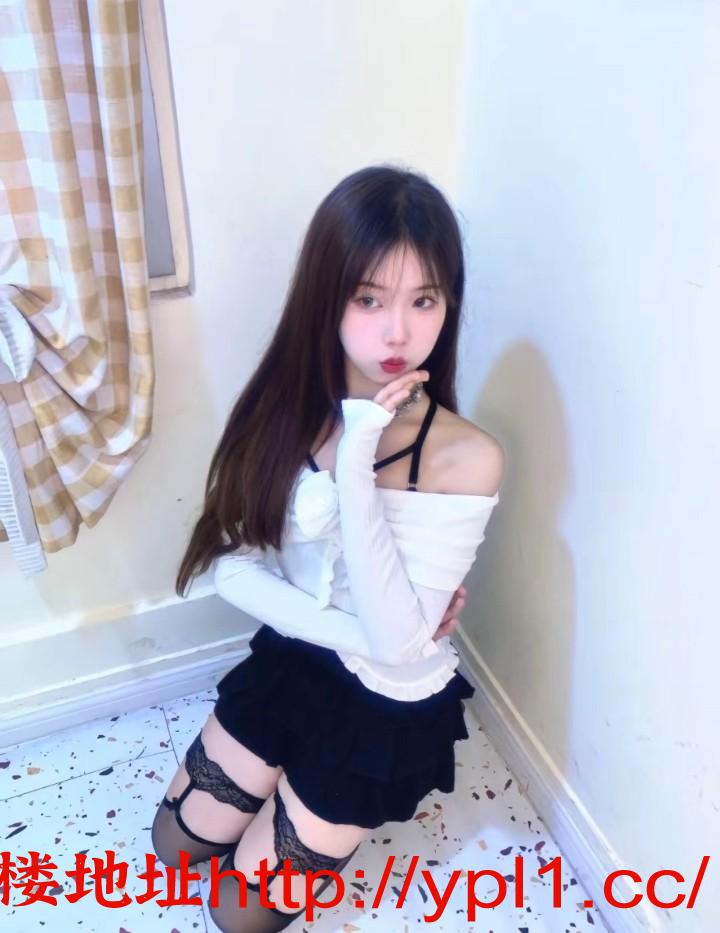 清纯学妹性感嫩模，水多逼嫩，高潮反应大